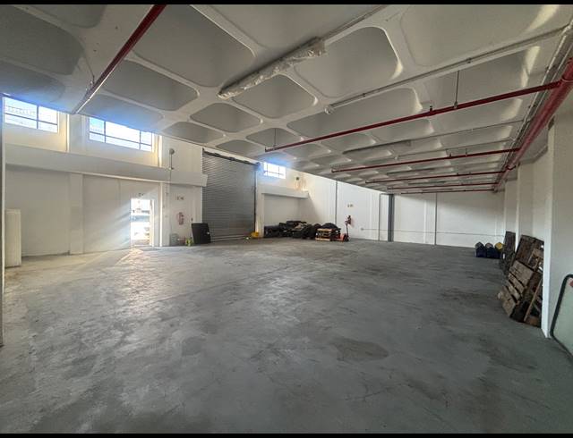 235M² WAREHOUSE TO LET IN BLACKHEATH INDUSTRIAL